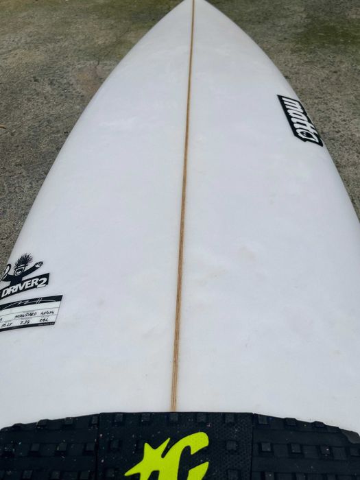 Prancha de surf 5'10" quase nova