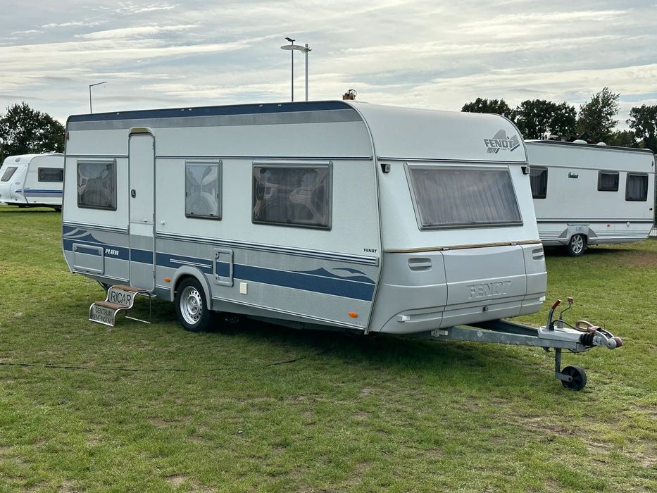 Fendt PLATIN 550 z przedsionkiem Isabella i napędem. RATY !!!  Przyczepa po dużym serwisie z fakturą i gwarancją.