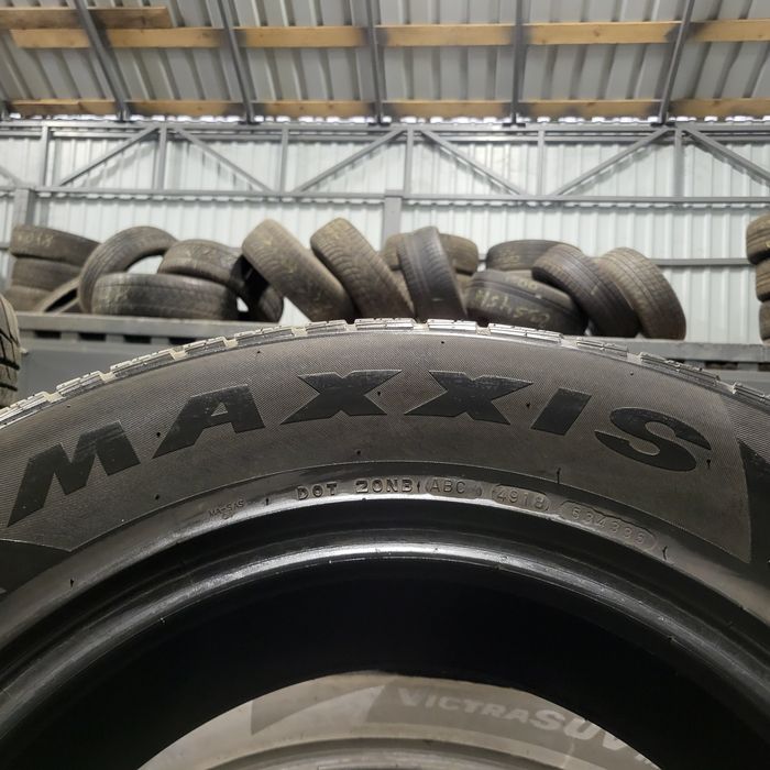 255 65 17 Maxxis пара шини бу зима  6+мм 
Bridgeston