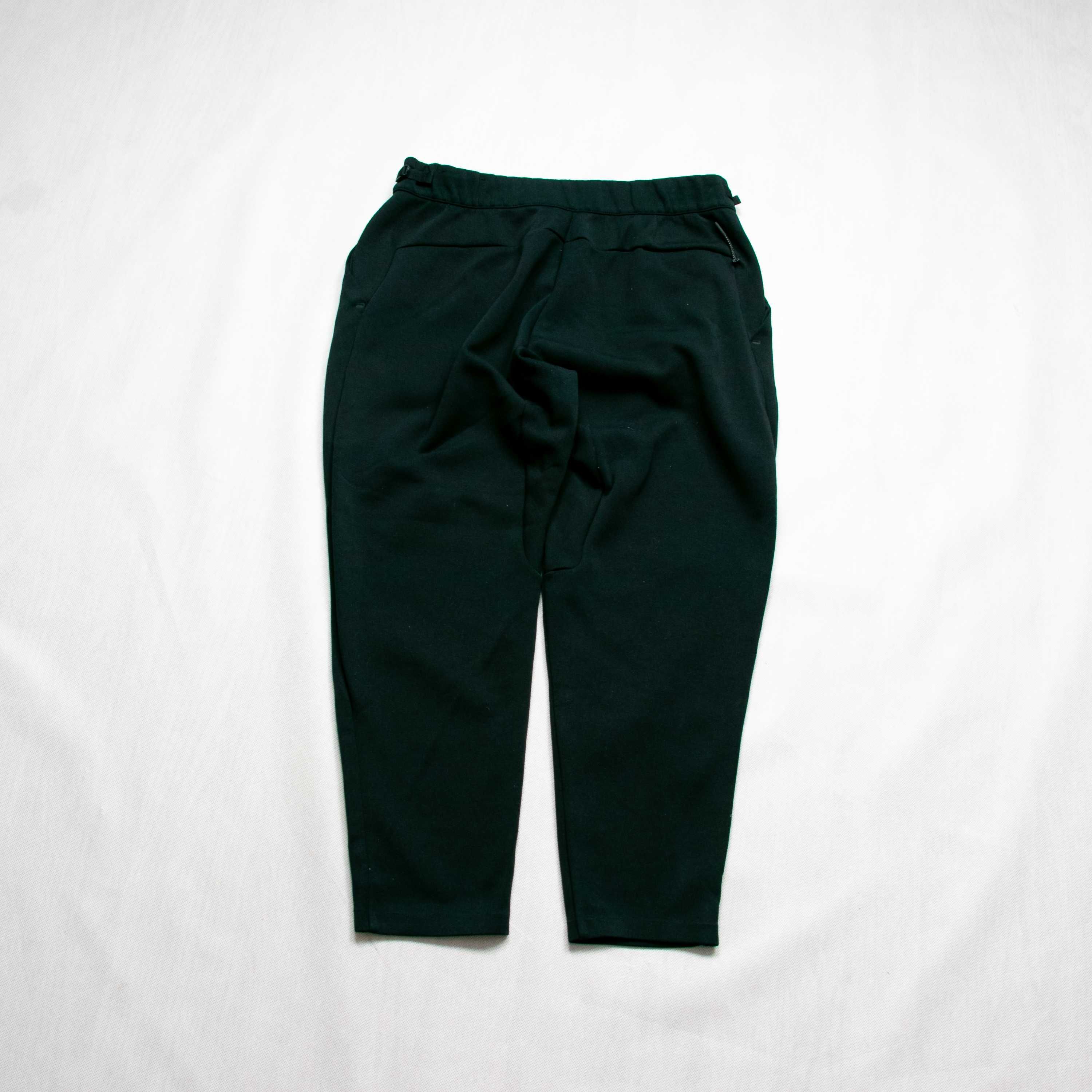 Nike Tech Fleece Cropped spodnie dresowe L slim