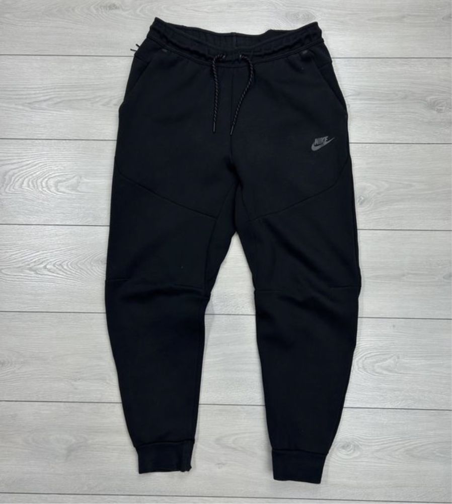 Штани Nike Tech Fleece. XS