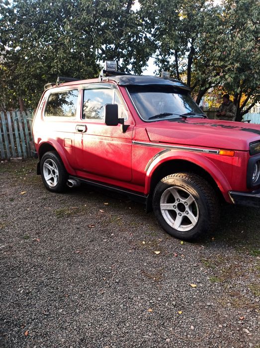 Продам ниву 2121