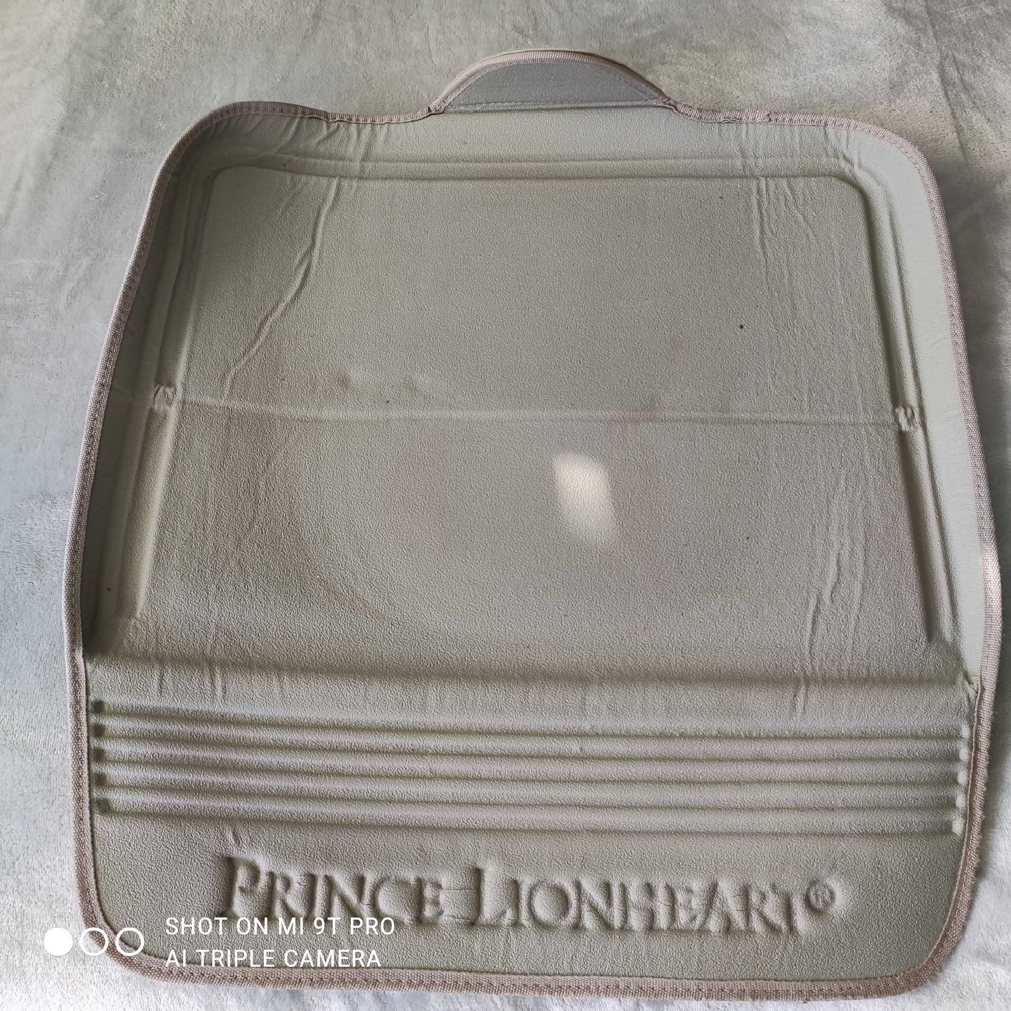Mata markowa Prince Lionhart z USA +podkładka styropianowa do auta