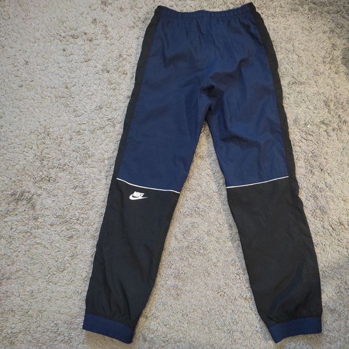 Нейлонові штани Nike