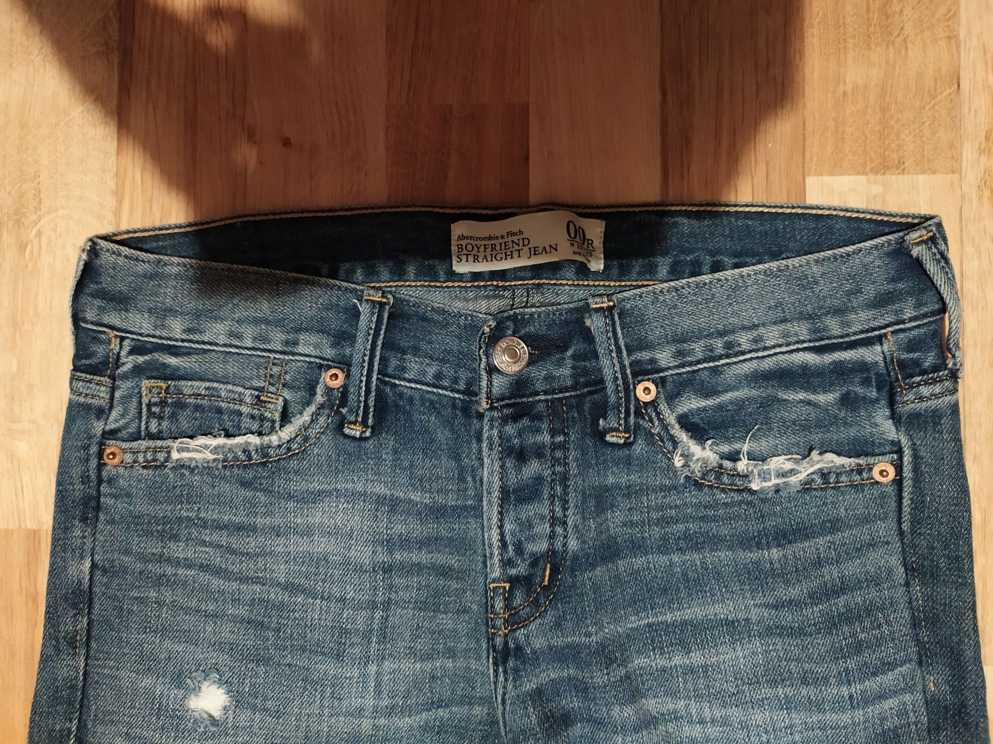 Spodnie dżinsy jeansy z dziurami Boyfriend