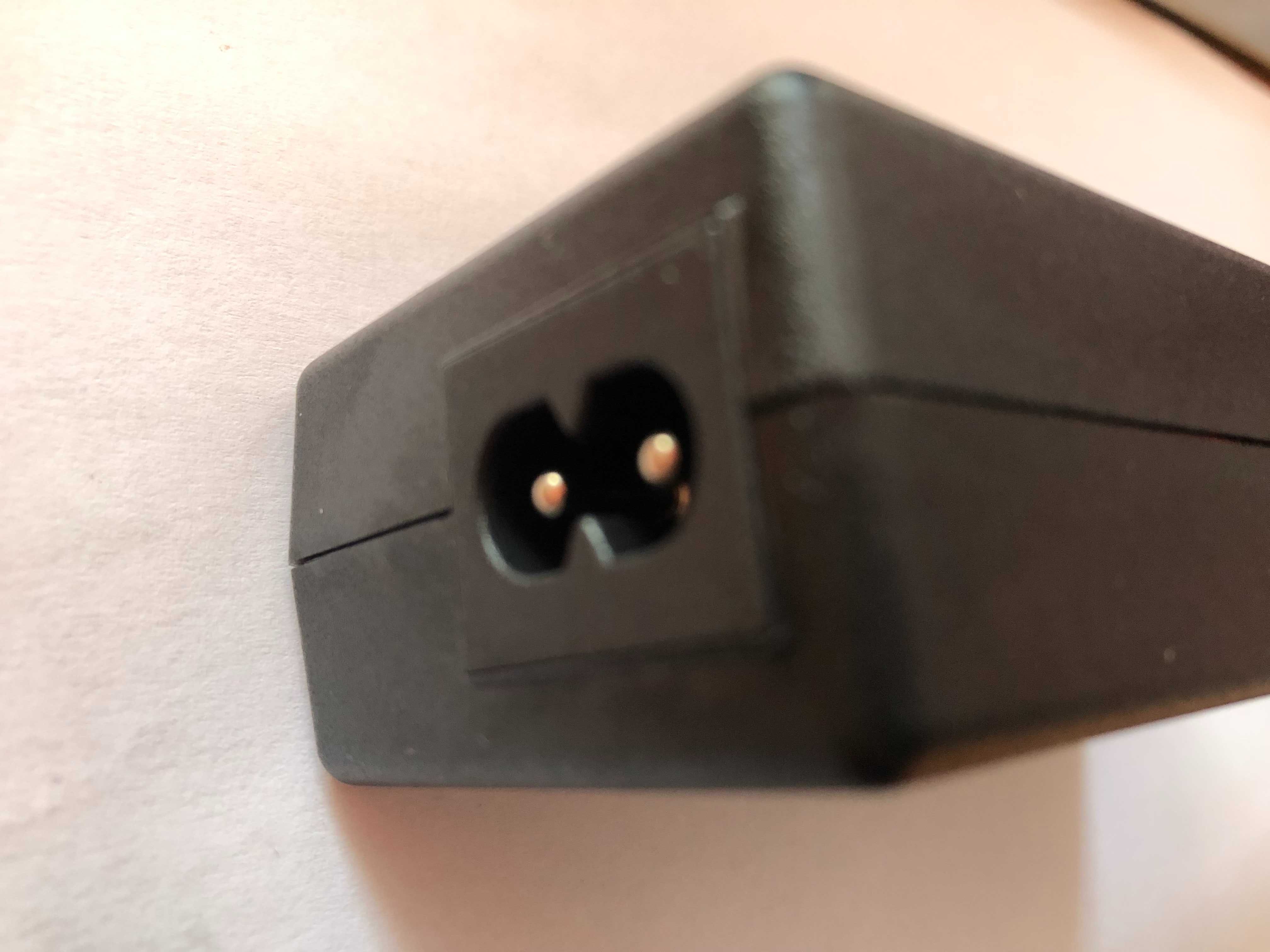 Zasilacz 12V 1,67A  wtyk fi 4,8 / 1,7 mm
