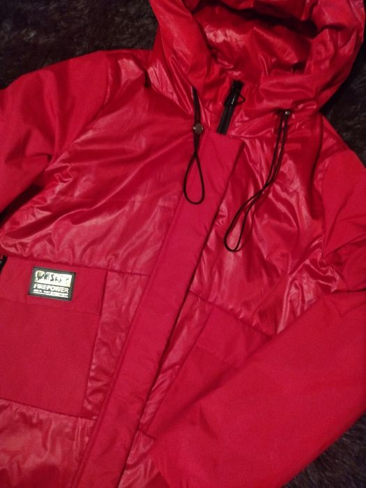 Курточка в чудовому стані