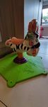 Skoczek zebra Fisher Price