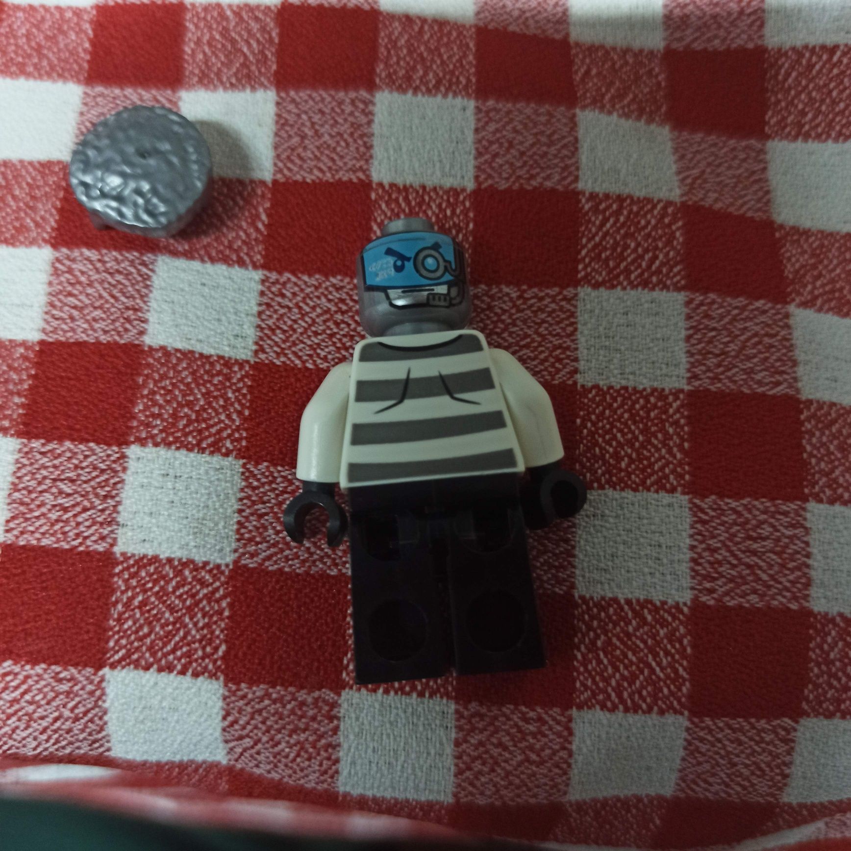 Lego figurka ninjago Zane njo233 strój więzienny