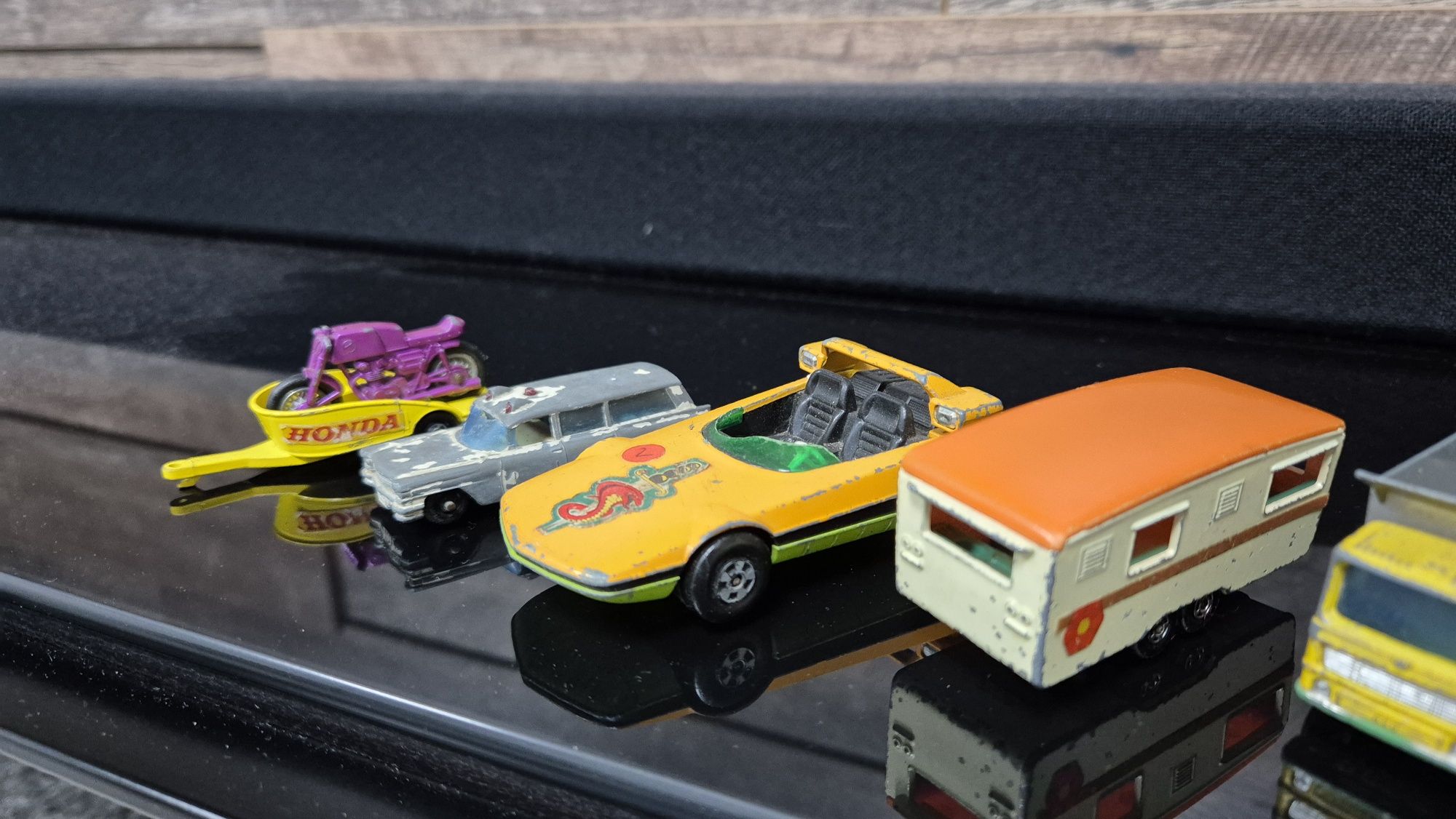 Stare resoraki matchbox.
