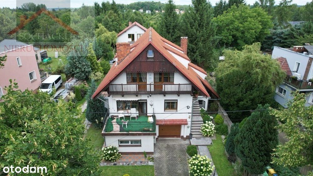 Duży dom w spokojnej okolicy
