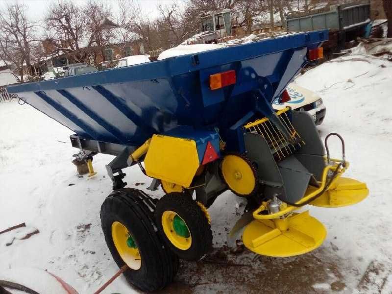 Продам розкидач добрив РУМ4