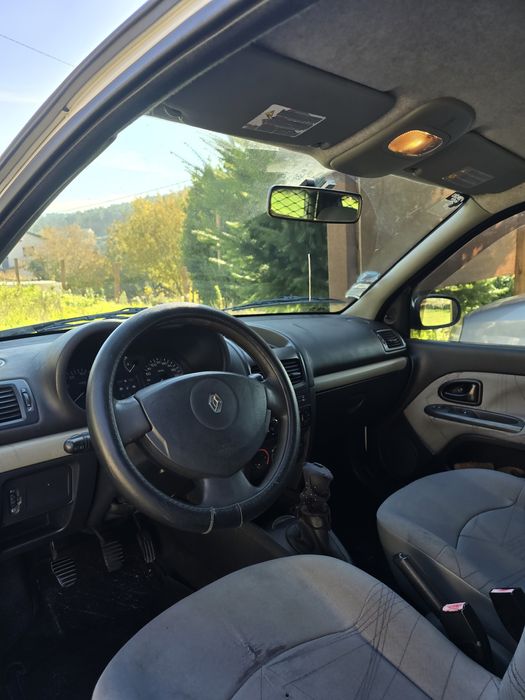 Renault clio comercial 2002