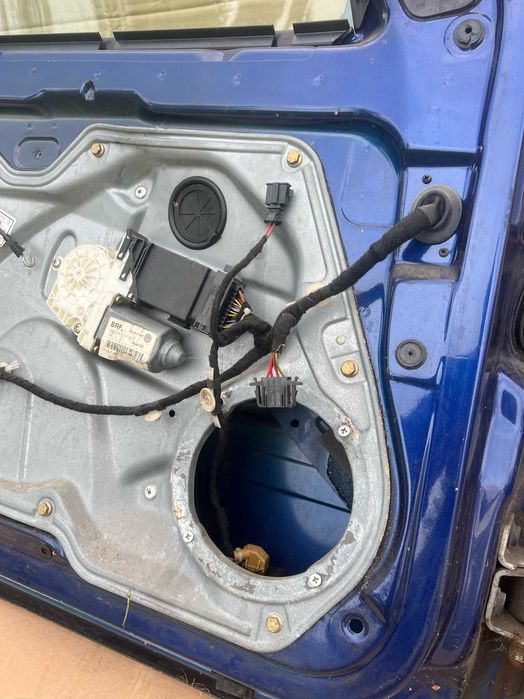 Drzwi lewy przód SEAT LEON 1 / TOLEDO 2 kod lakieru: LS5S