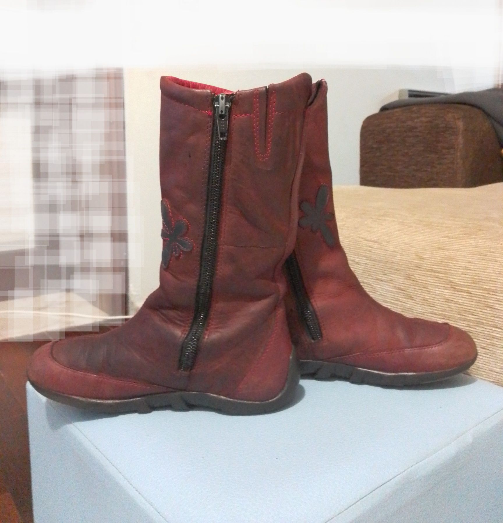 Botas de menina usadas