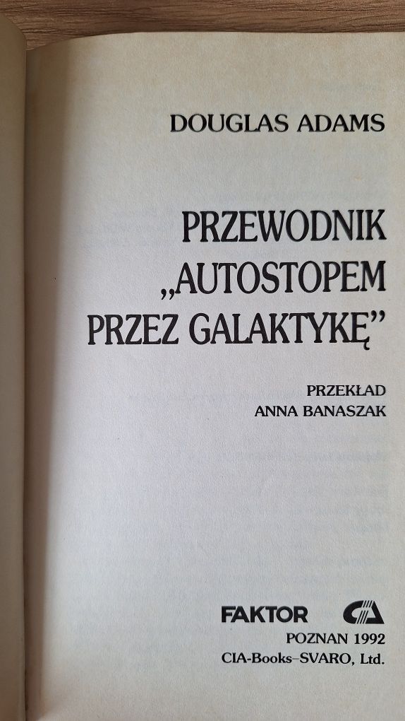 Przewodnik Autostopem przez Galaktykę - Douglas Adams