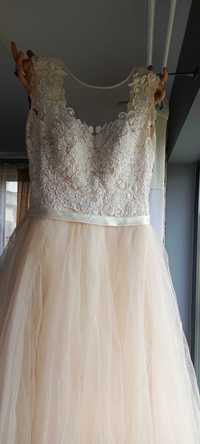 Suknia ślubna kolor łososiowy