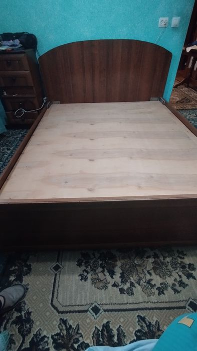 Продам двоспальне ліжко,вживане.