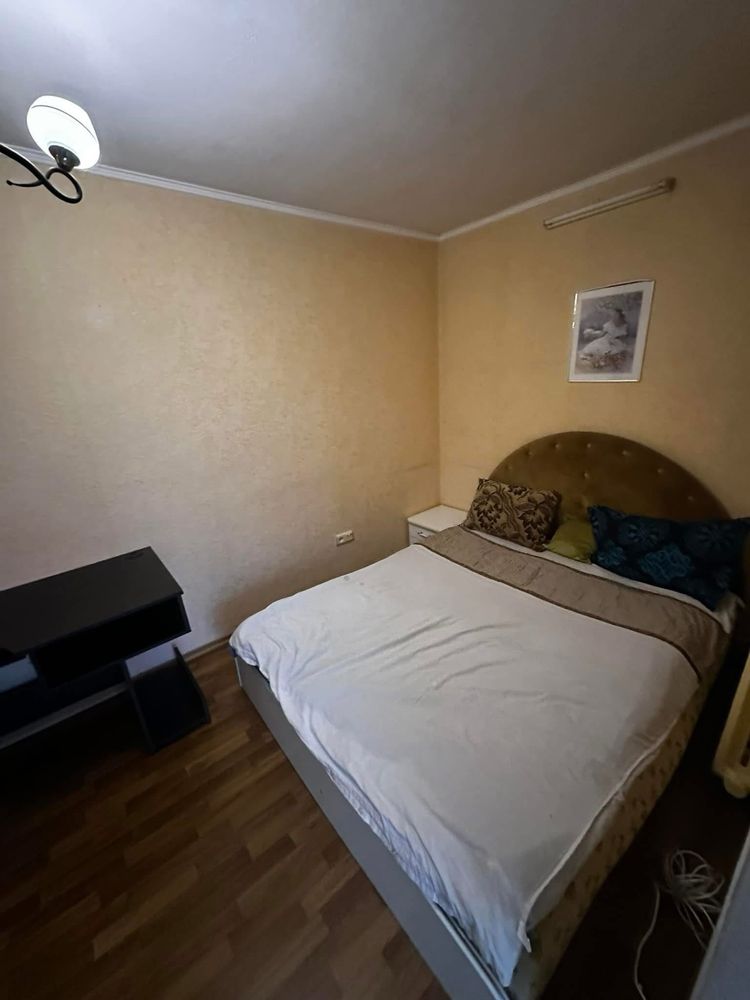 Зупинка Фурманова місце для авто