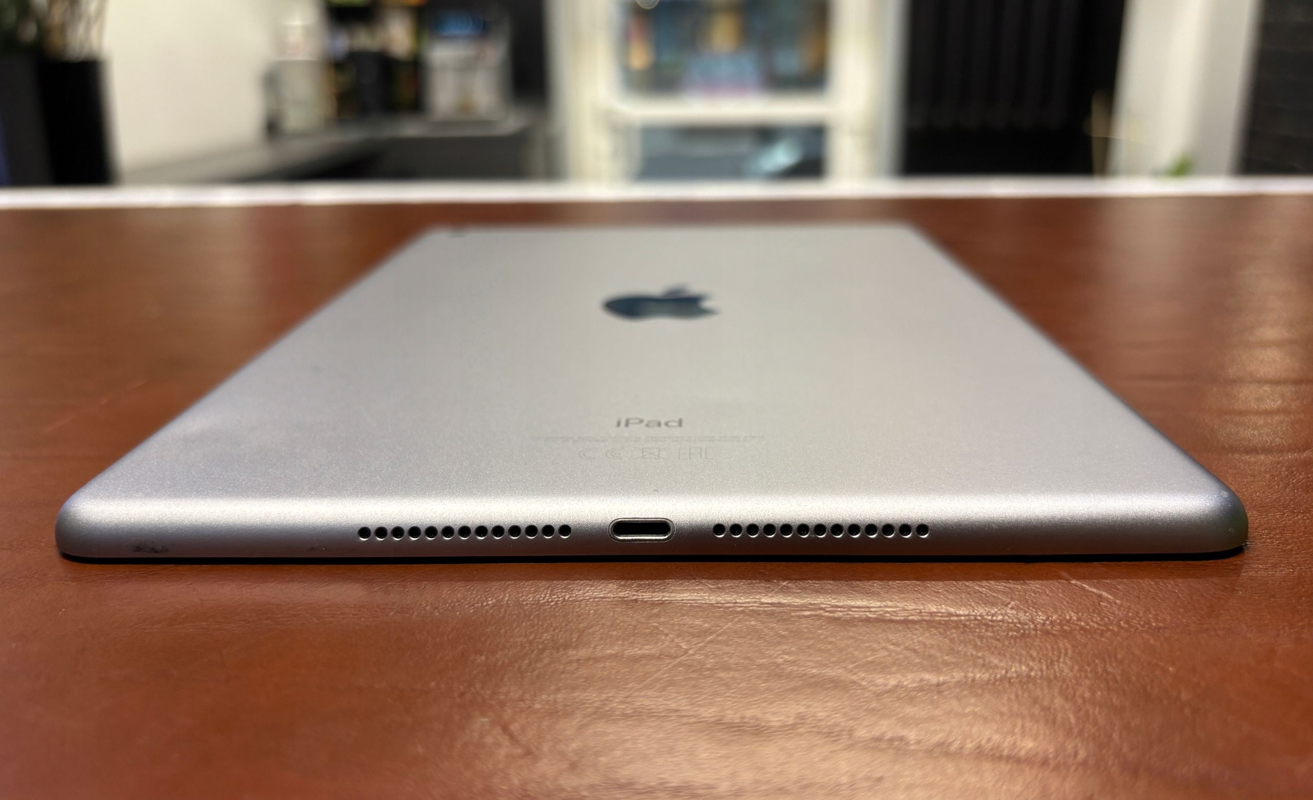 Tablet Apple iPad 6 Generacji A1893 9,7" 2 GB / 32 GB WIFI Space Gray