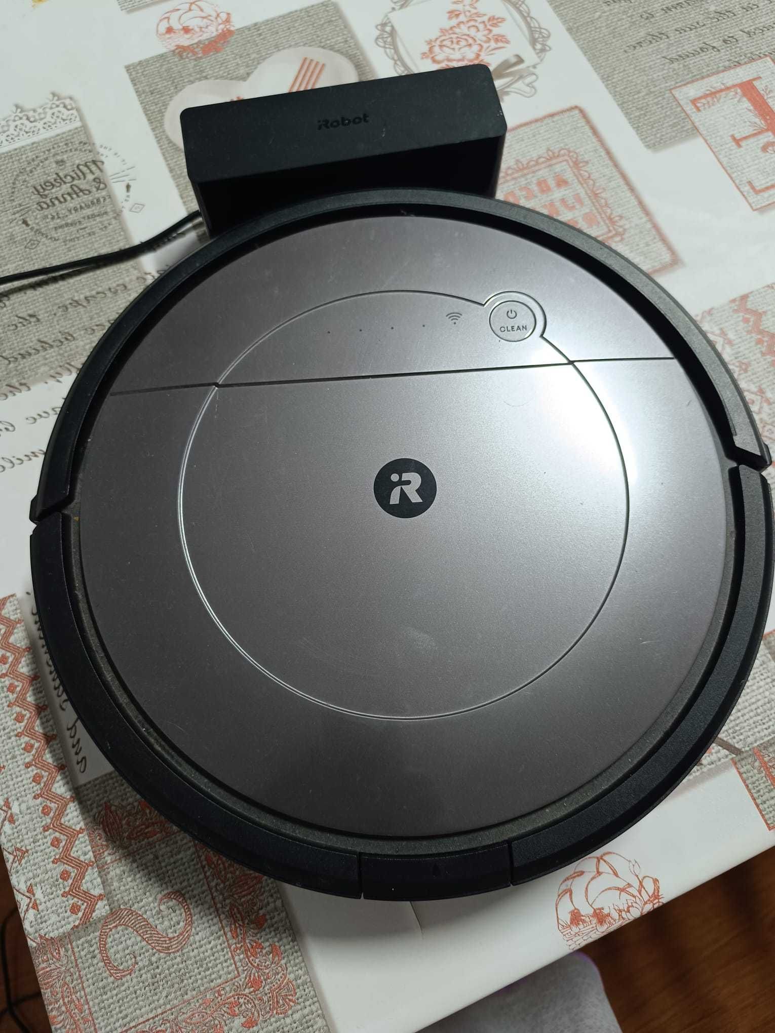 Robot Aspirador e Esfregona Roomba Combo® com ligação Wi-Fi