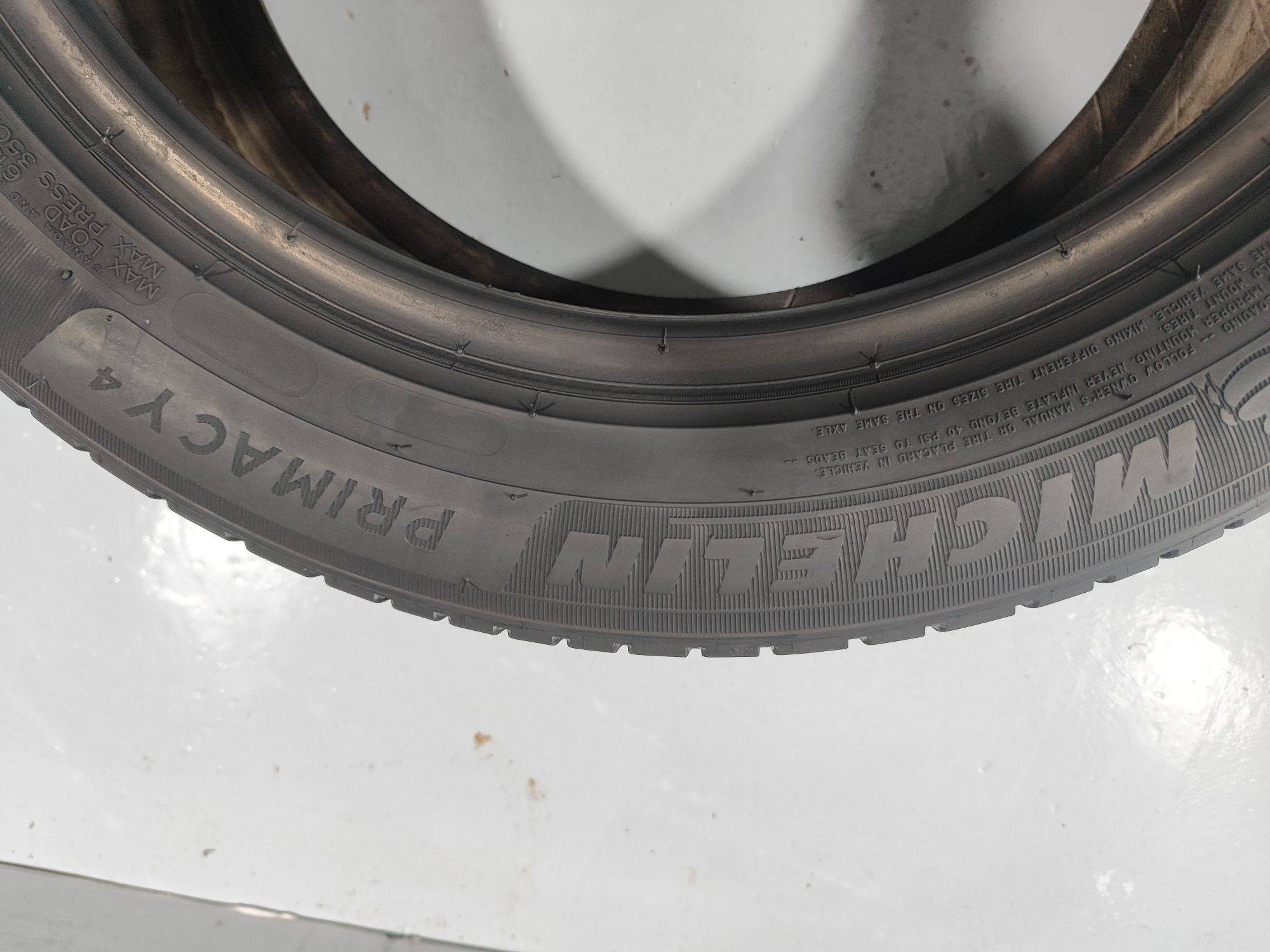 2 pneus semi novos 205-55R16 Michelin - Oferta dos Portes