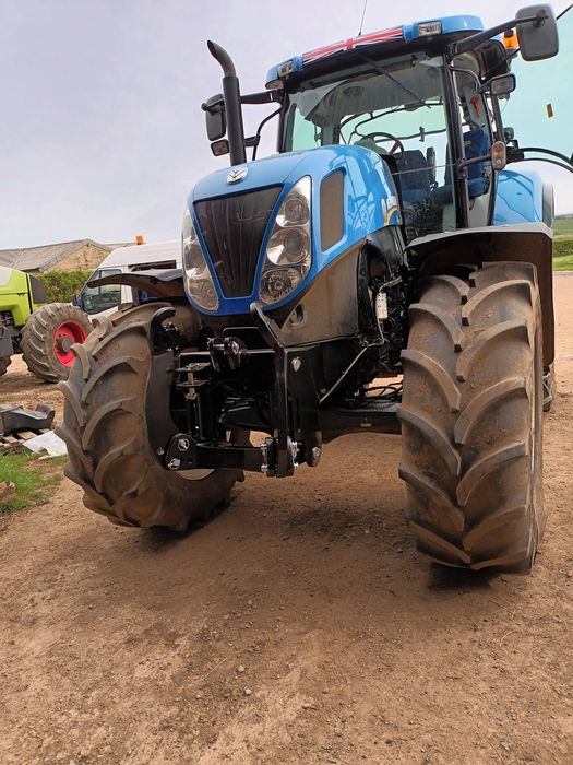 Przedni podnosnik tuz New holland