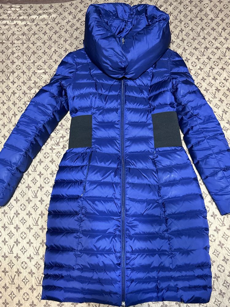 пуховик Guess. Размер s/m