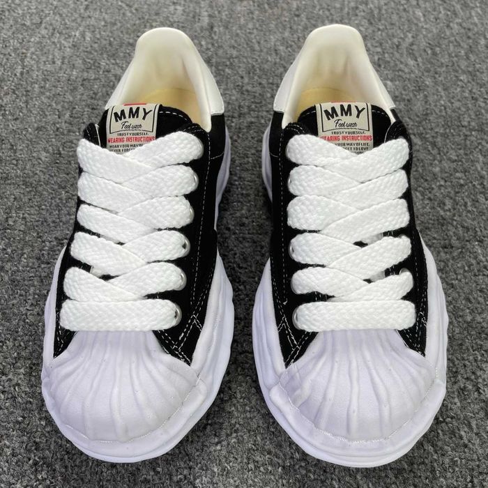 Maison Mihara Yasuhiro Blakey OG Sole Canvas Low
Black No Logo