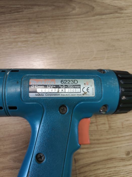 Wiertarko-wkrętarka Makita 6223D - bateria X2 , ładowarka, skrzynka