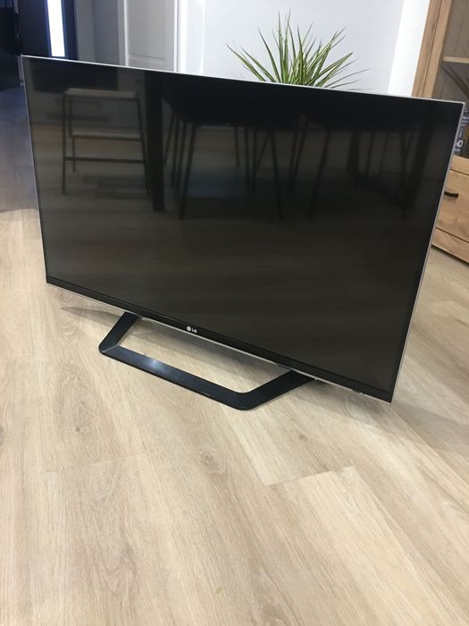 Telewizor LG 42LM660S-ZA