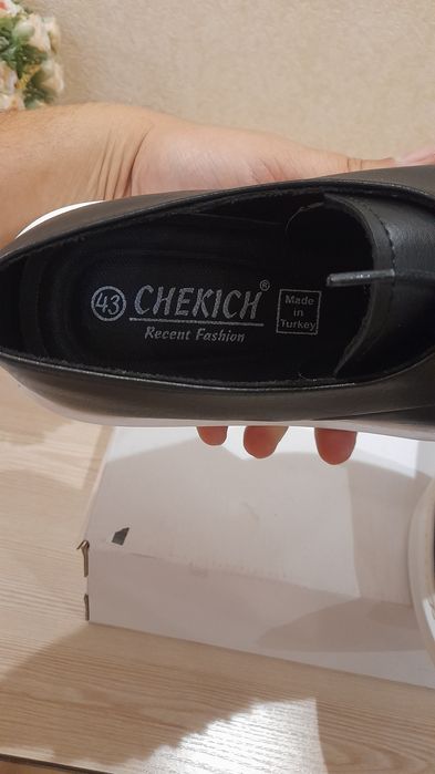 Продам нові кеди класичні