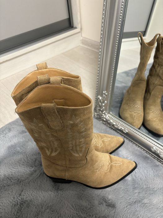 Козаки замшеві, черквики