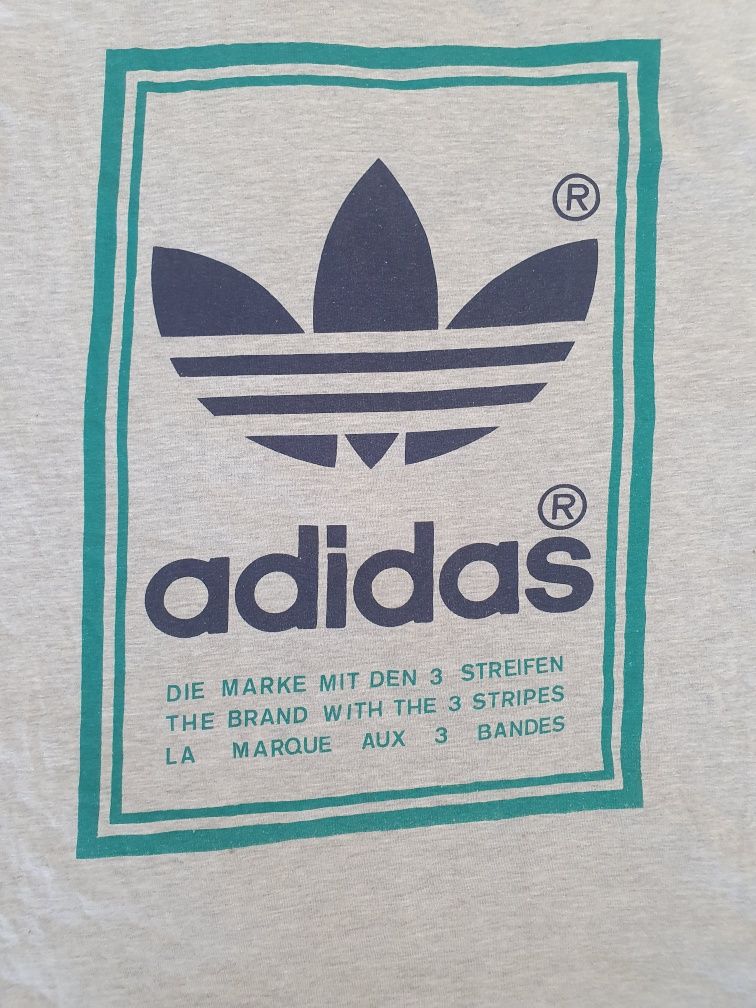 T-shirt Adidas cinzenta, parte de trás em "espelho" (reverse)