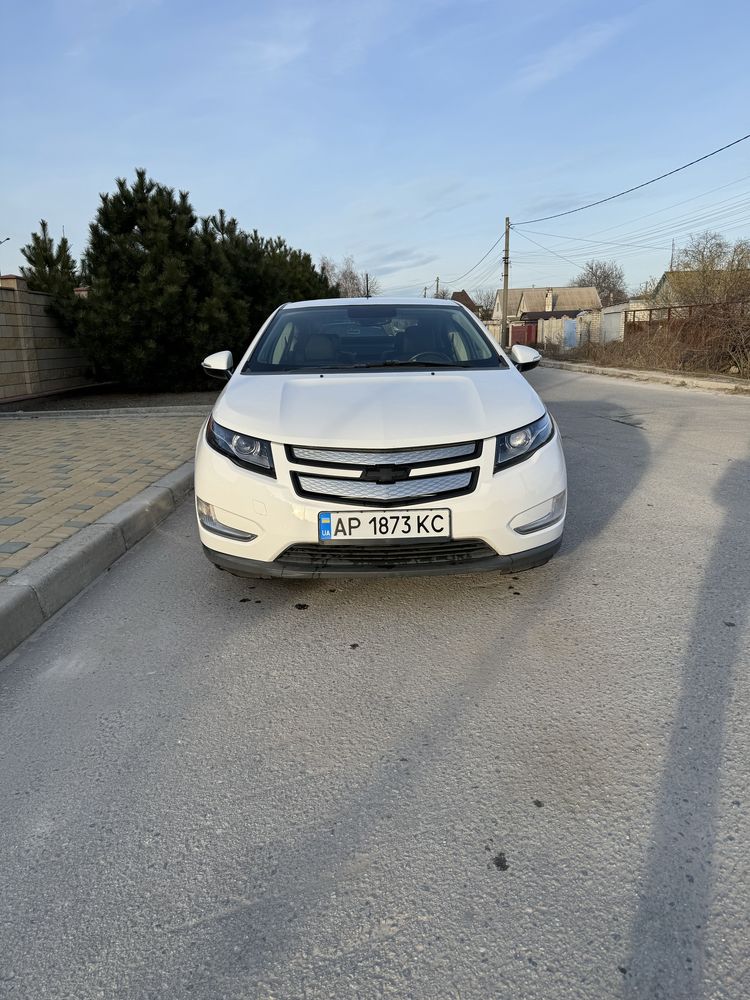 Chevrolet  volt   2015   гибрид