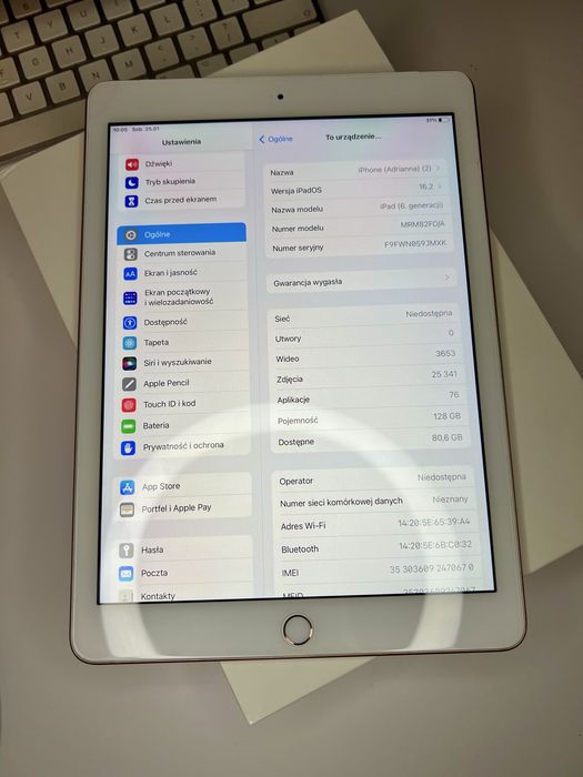 iPad 6. generacja 128 GB Wi-Fi + Cellular + Etui z klawiaturą