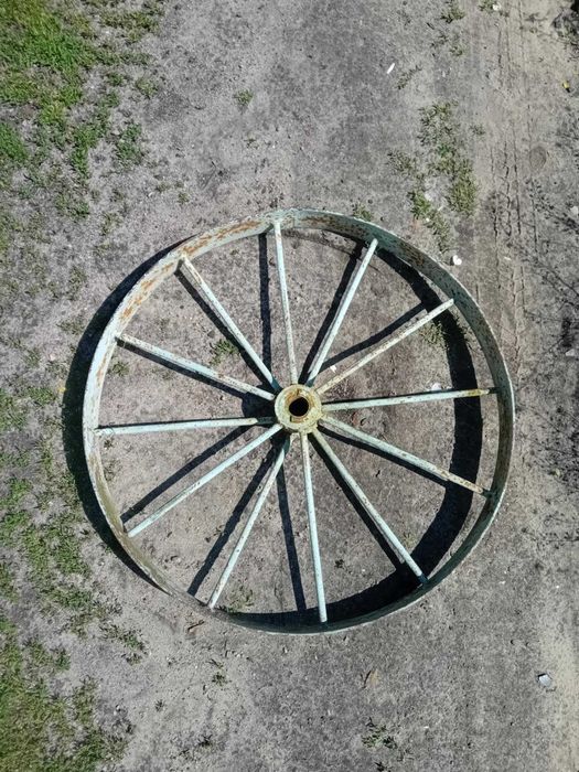 Zabytkowe ciężkie metalowe koło siewnika konnego 73,5 cm (WYSYŁAM)