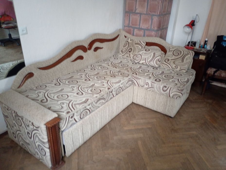 Диван кутовий розкдадний 3000 грн