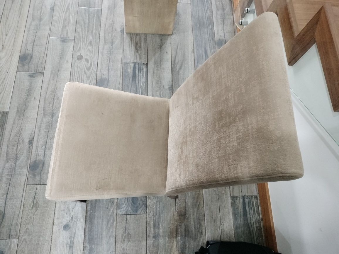 Mesa de Jantar em madeira com 6 cadeiras