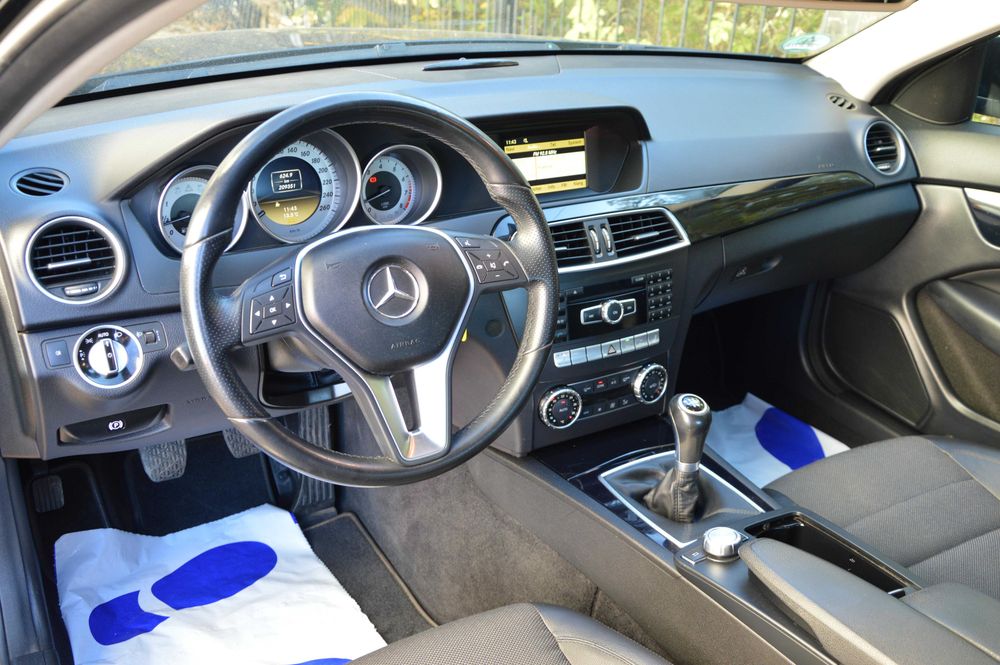 Piękny Mercedes Z Niemiec Klimatron PDC Kompresor