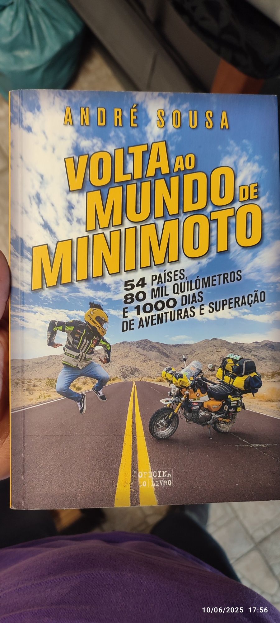Livro volta ao mundo de minimoto