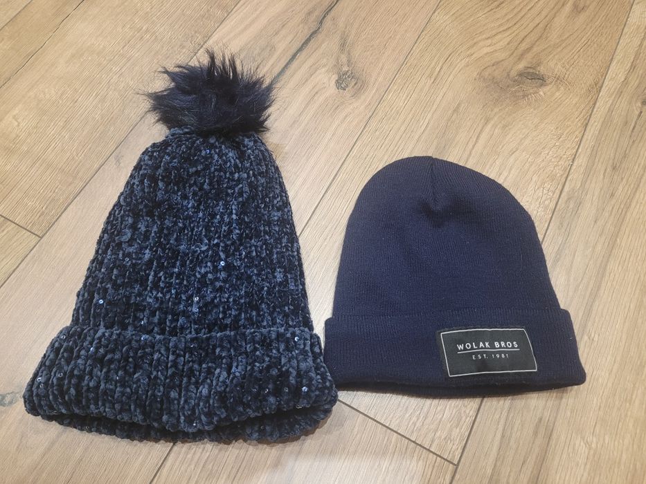 Czapka damska. Granatowa. 2 sztuki. Wolak Bros