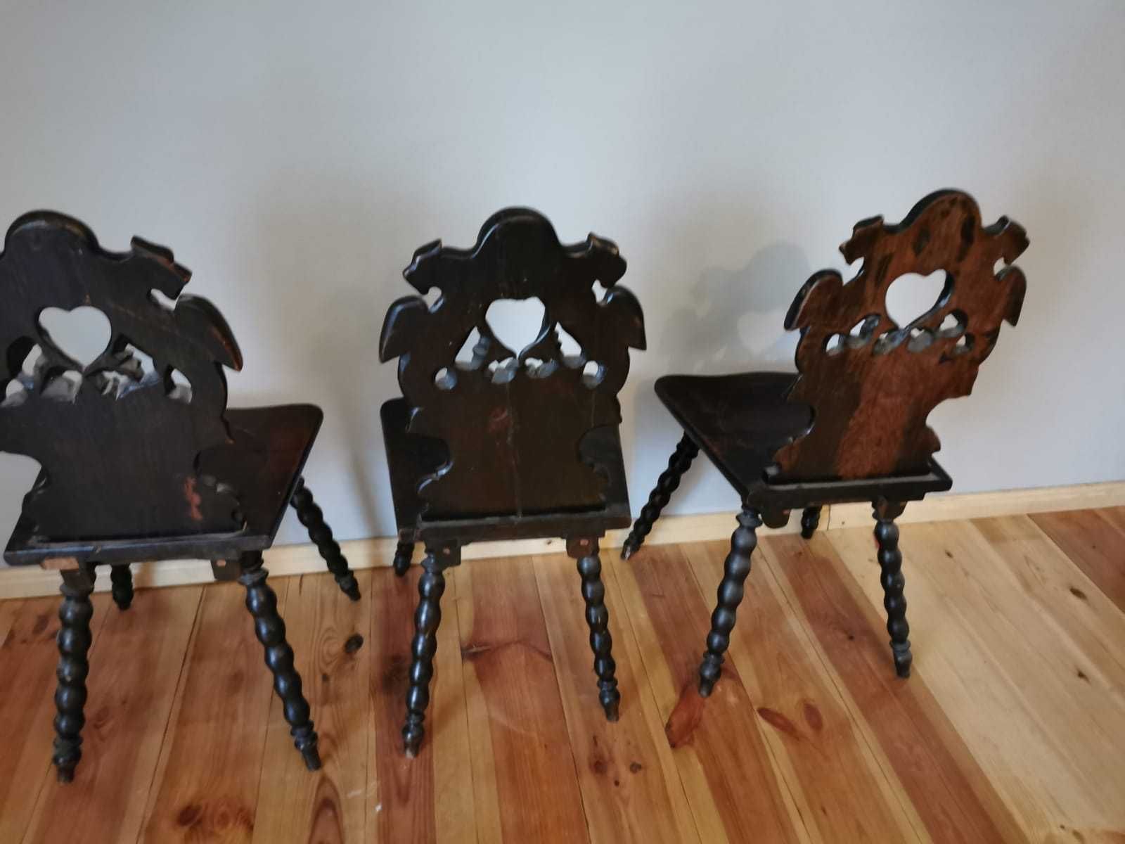3 Zydle, krzesła rzeźbione XIX