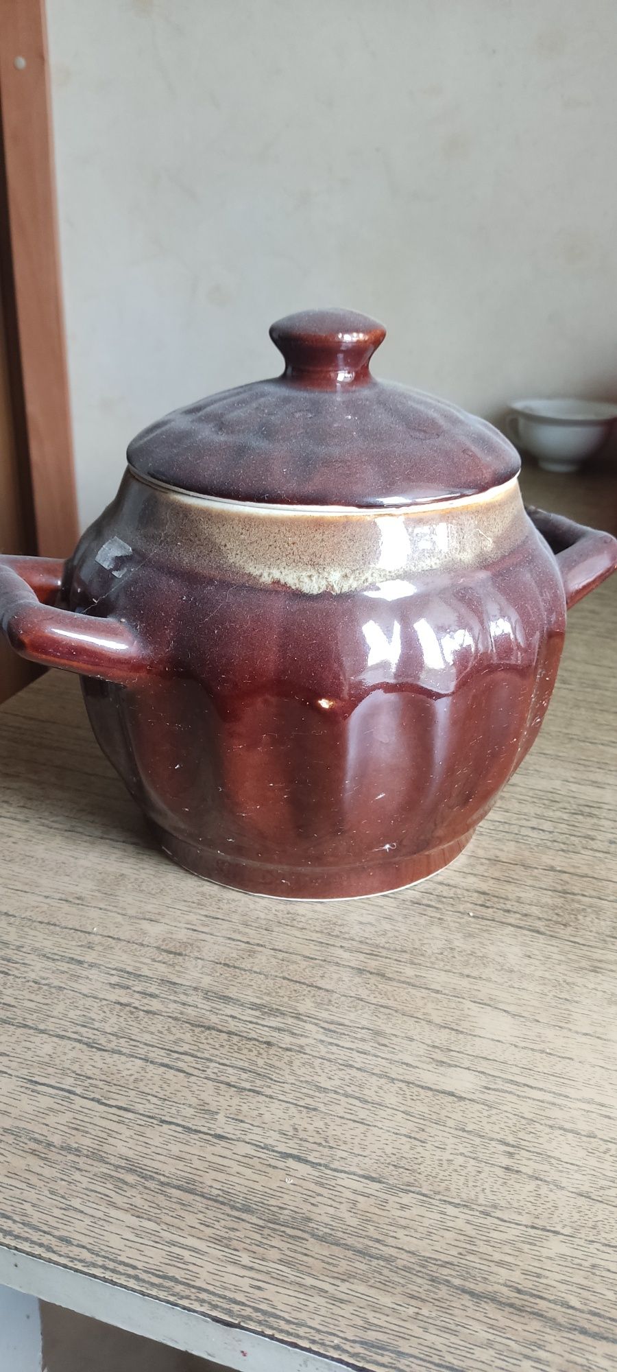 Глечик з кришкою