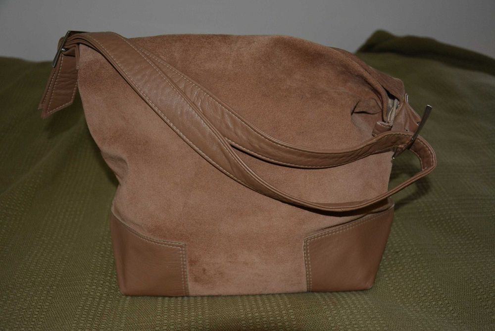 Jasnobrązowa torebka skórzana (zamsz)