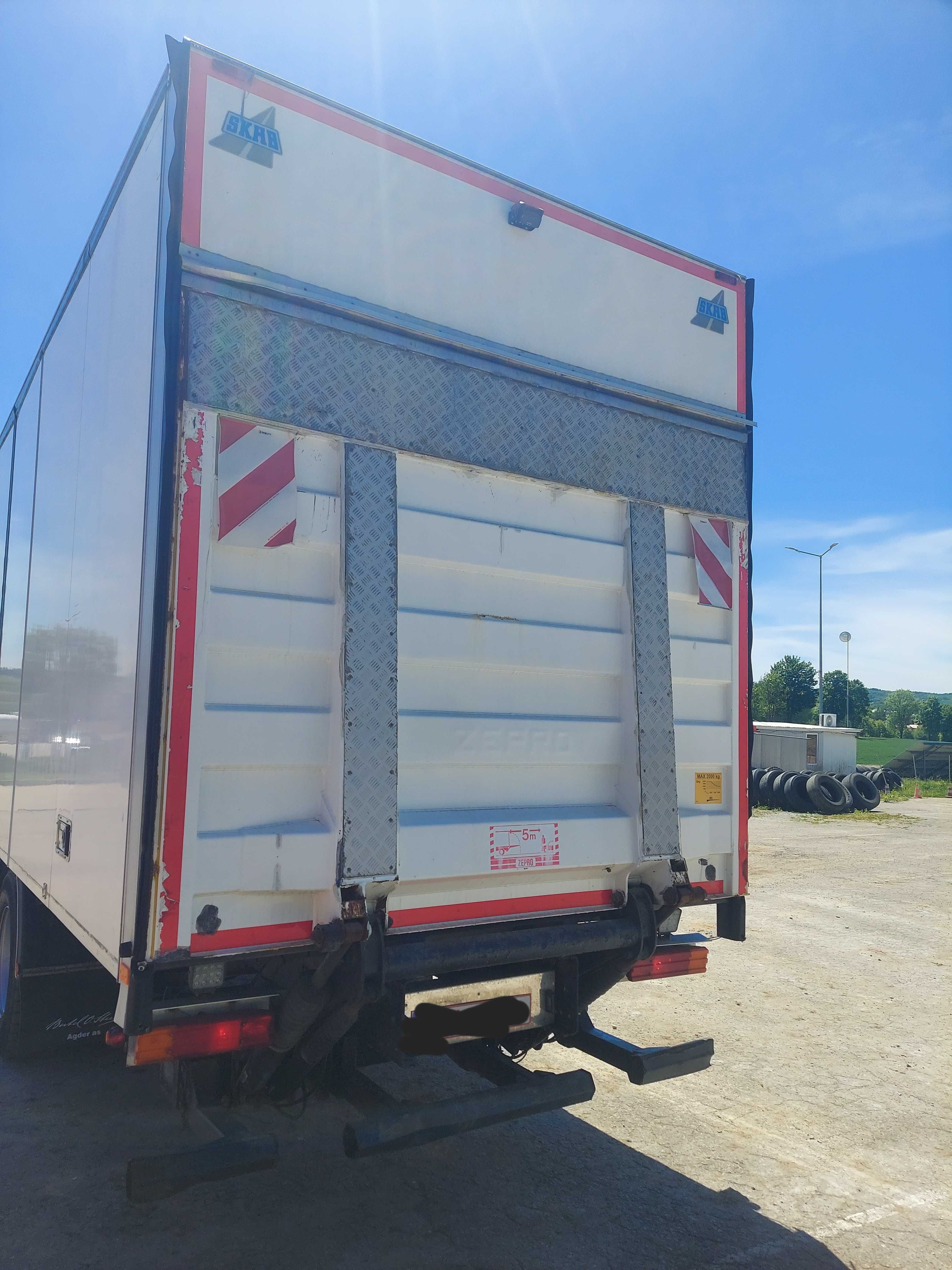 Mercedes Actros 1832 kontener + winda + otwierany bok