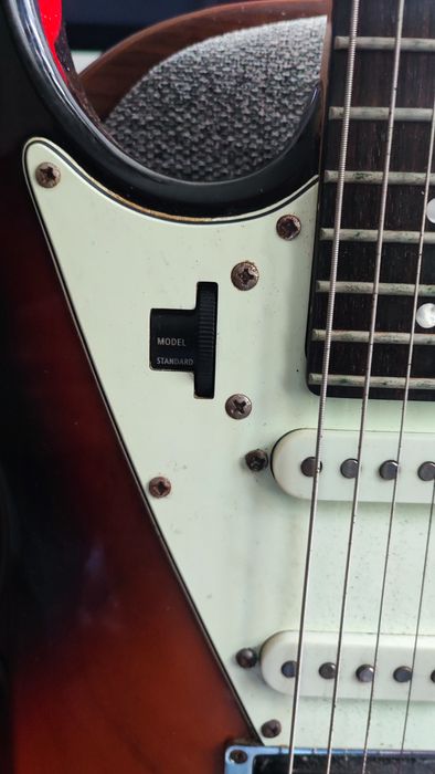 Variax JTV 69 James Tyler / Line 6 / HSS / Sunburst