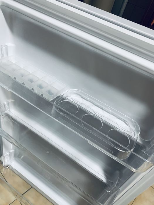 Frigorifico 97Lt, com 2 meses de uso