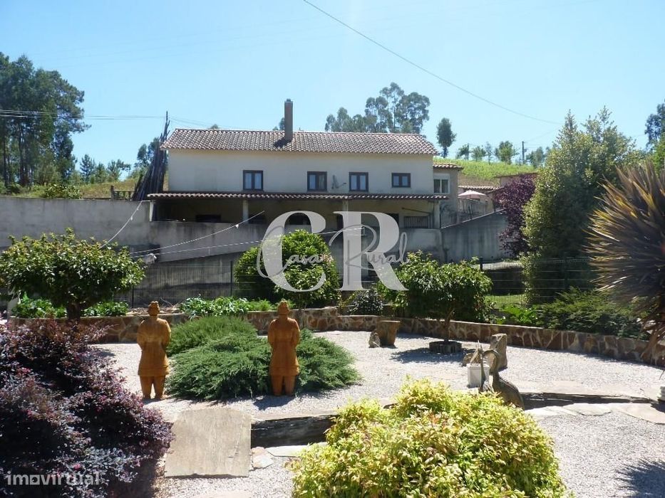 Moradia isolada com oficina/garagem, furo, jardim zen e terreno de 9.0