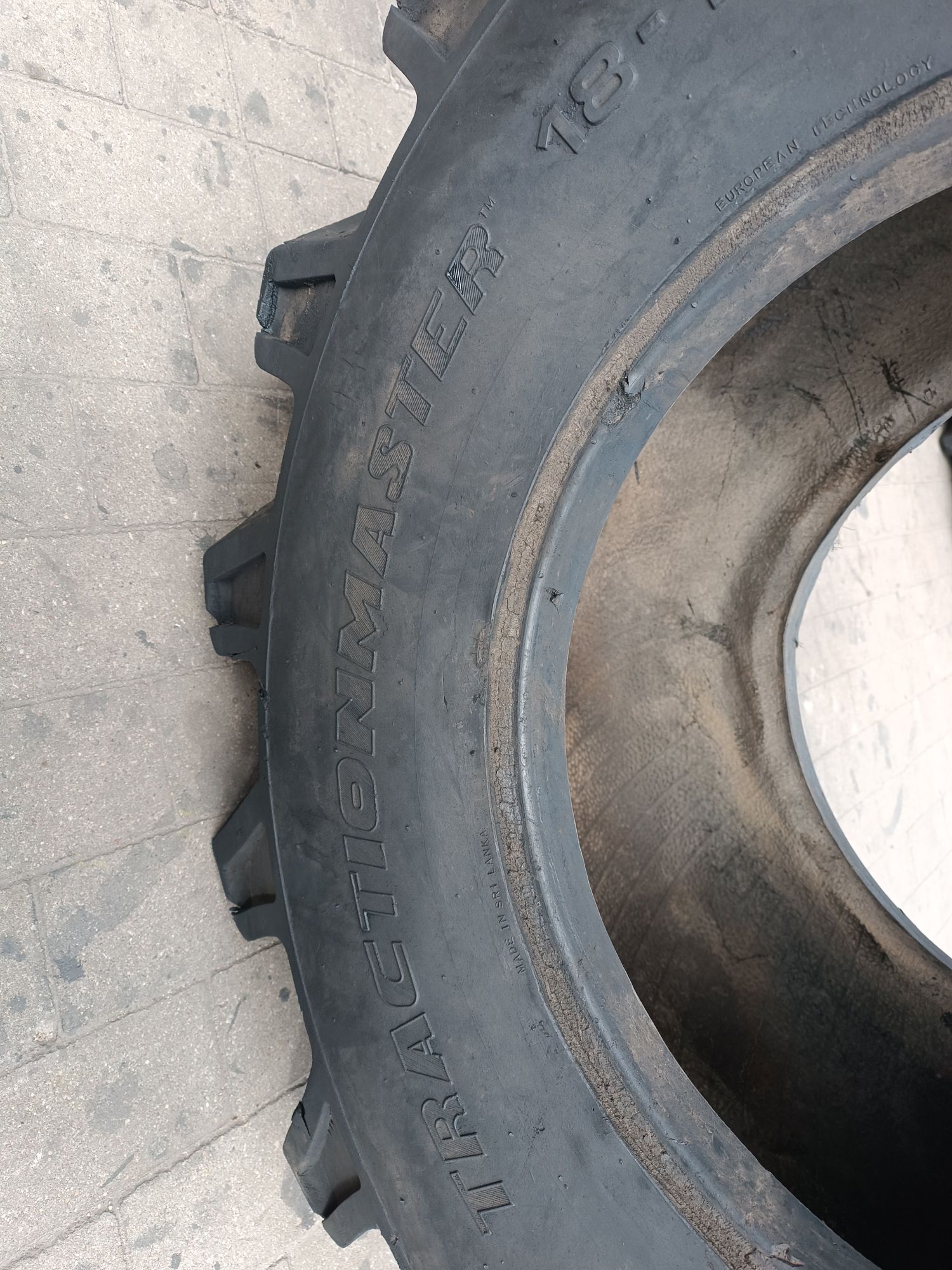 18-19.5 Solideal Tractionmaster 4l-R4